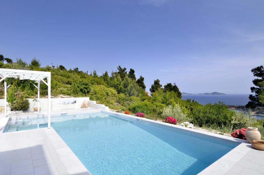 Anemolia Villas With Private Pools Near The Most Beautiful Beaches Of Alonissos Isomata Exteriör bild