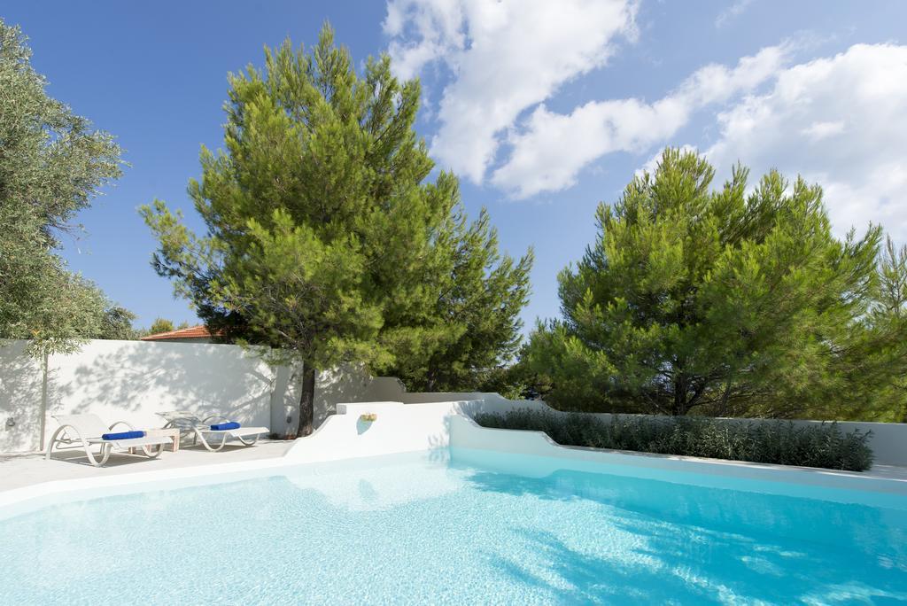 Anemolia Villas With Private Pools Near The Most Beautiful Beaches Of Alonissos Isomata Exteriör bild